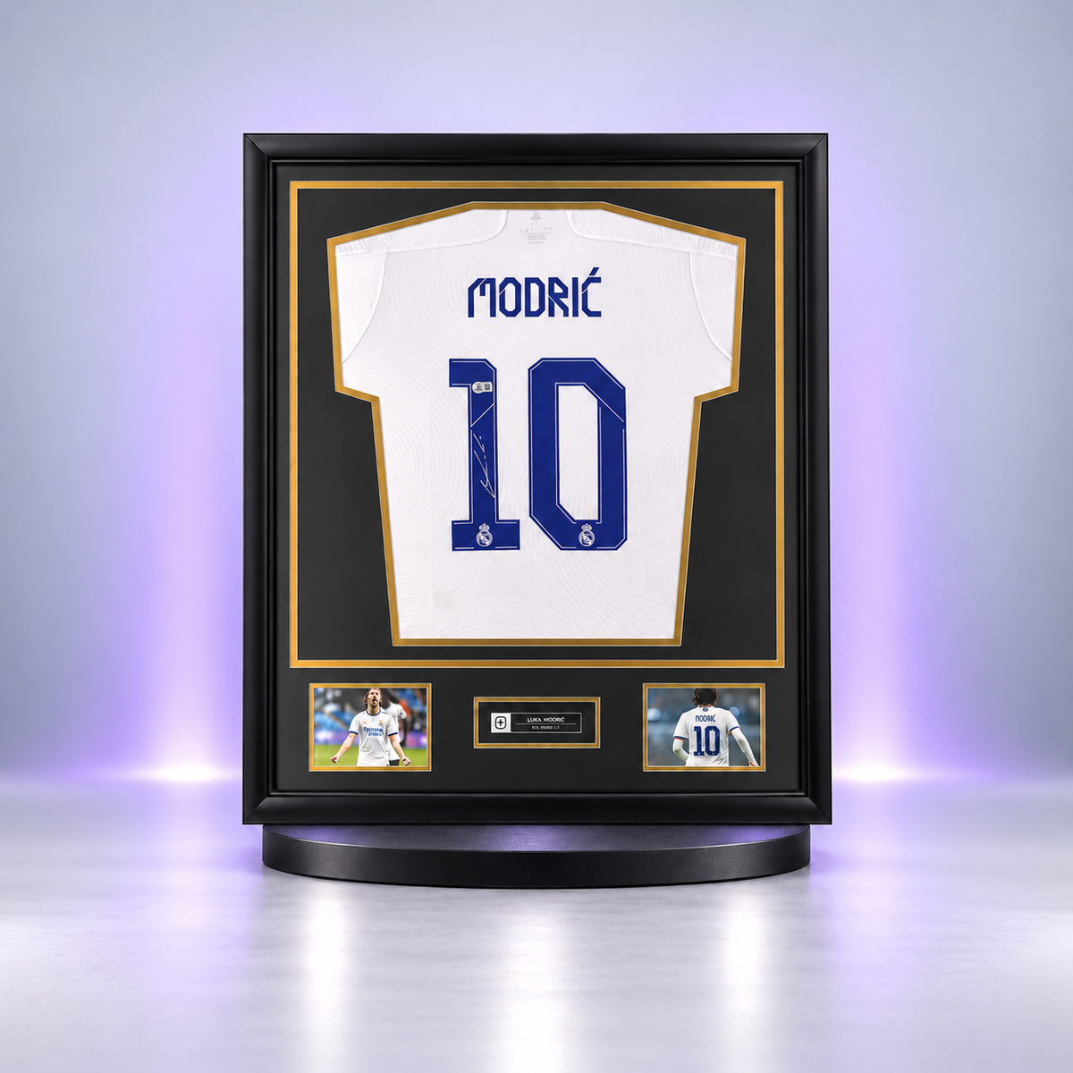 Jersey firmado de Luka Modrić del Real Madrid con el dorsal 10, enmarcado con paspartú negro y placa