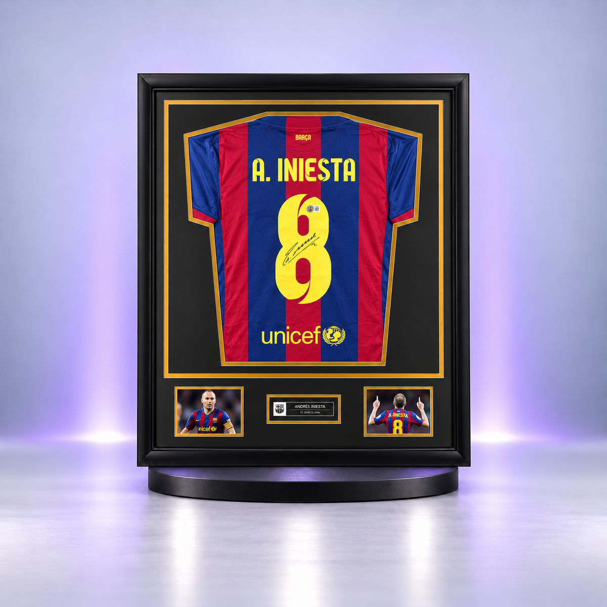 Jersey firmado de Andrés Iniesta enmarcado, con marco y paspartú
